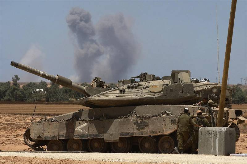 Israel sends tanks into Rafah, seizes key crossing